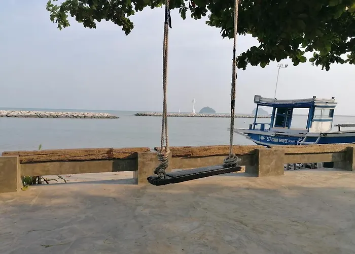 Sea Sand House Resort